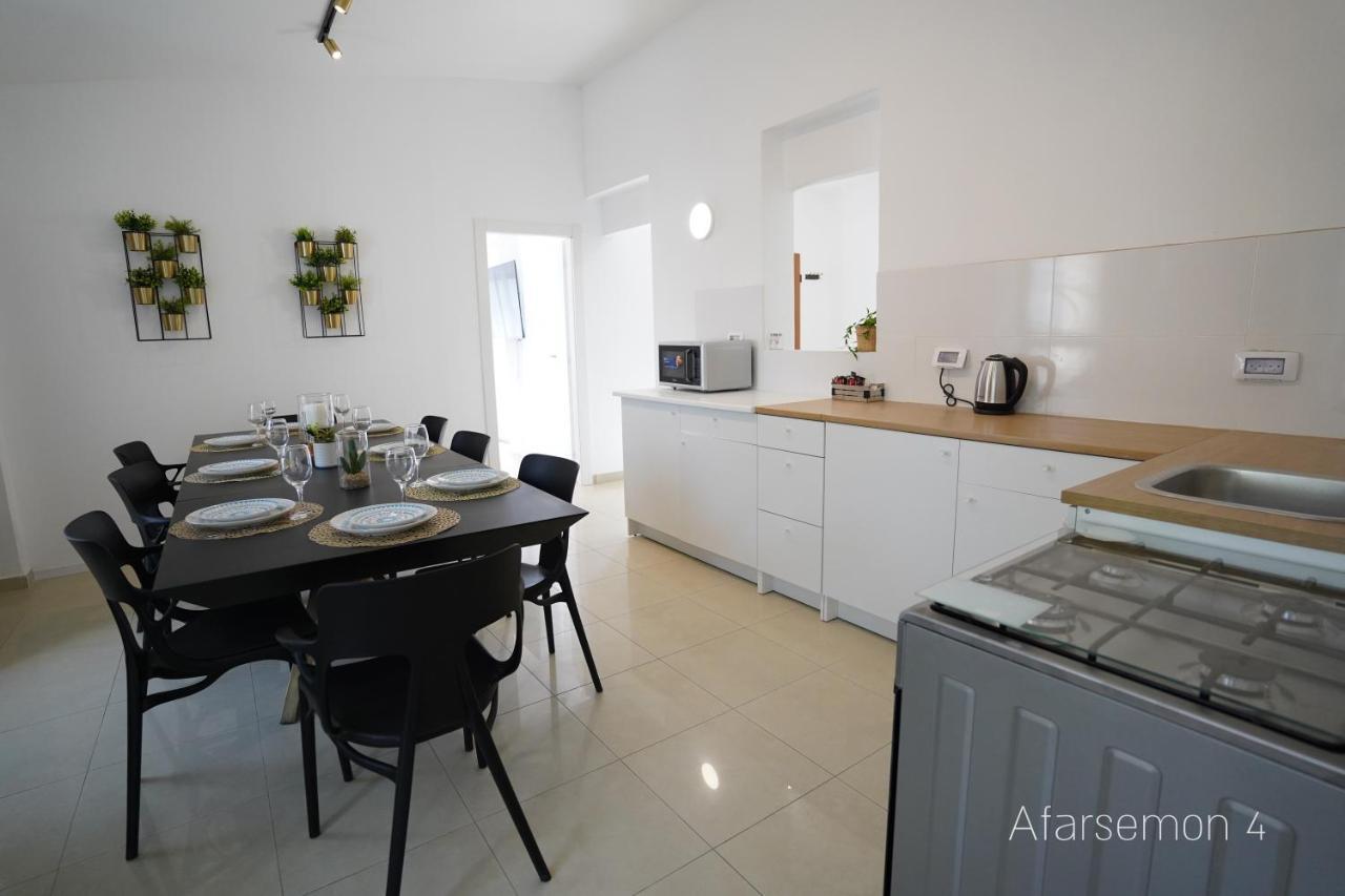 Yalarent Afarsemon Apartments With Pool - For Families & Couples Эйлат Экстерьер фото